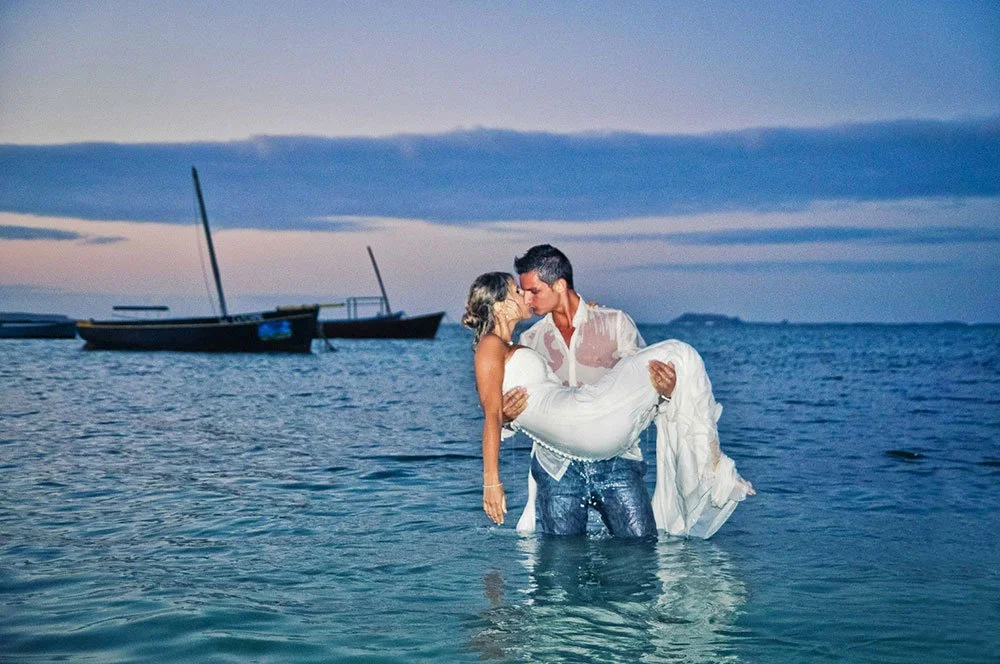 mauritius-beach-wedding-photographer-bride-groom-romantic-sunset.jpeg