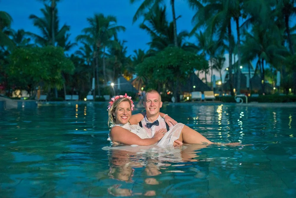 trash-the-dress-wedding-photography-photographer-underwater-mauritius-backlight-studios-mauritius-6.jpg
