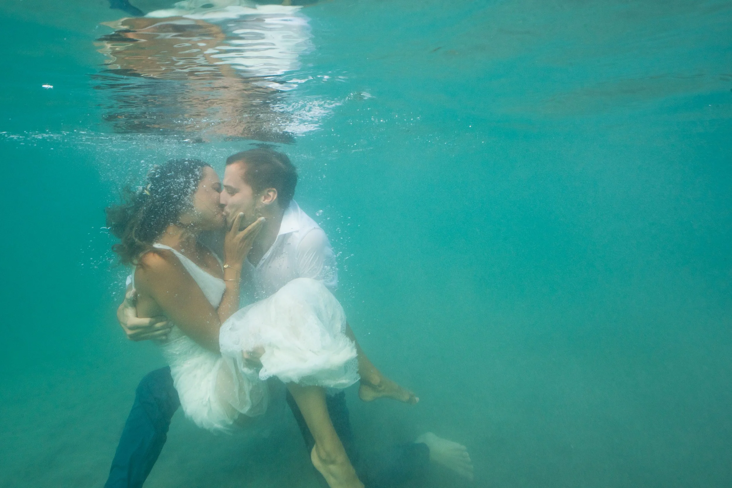 trash-the-dress-wedding-photography-photographer-underwater-mauritius-island-beach-pool-07.jpg