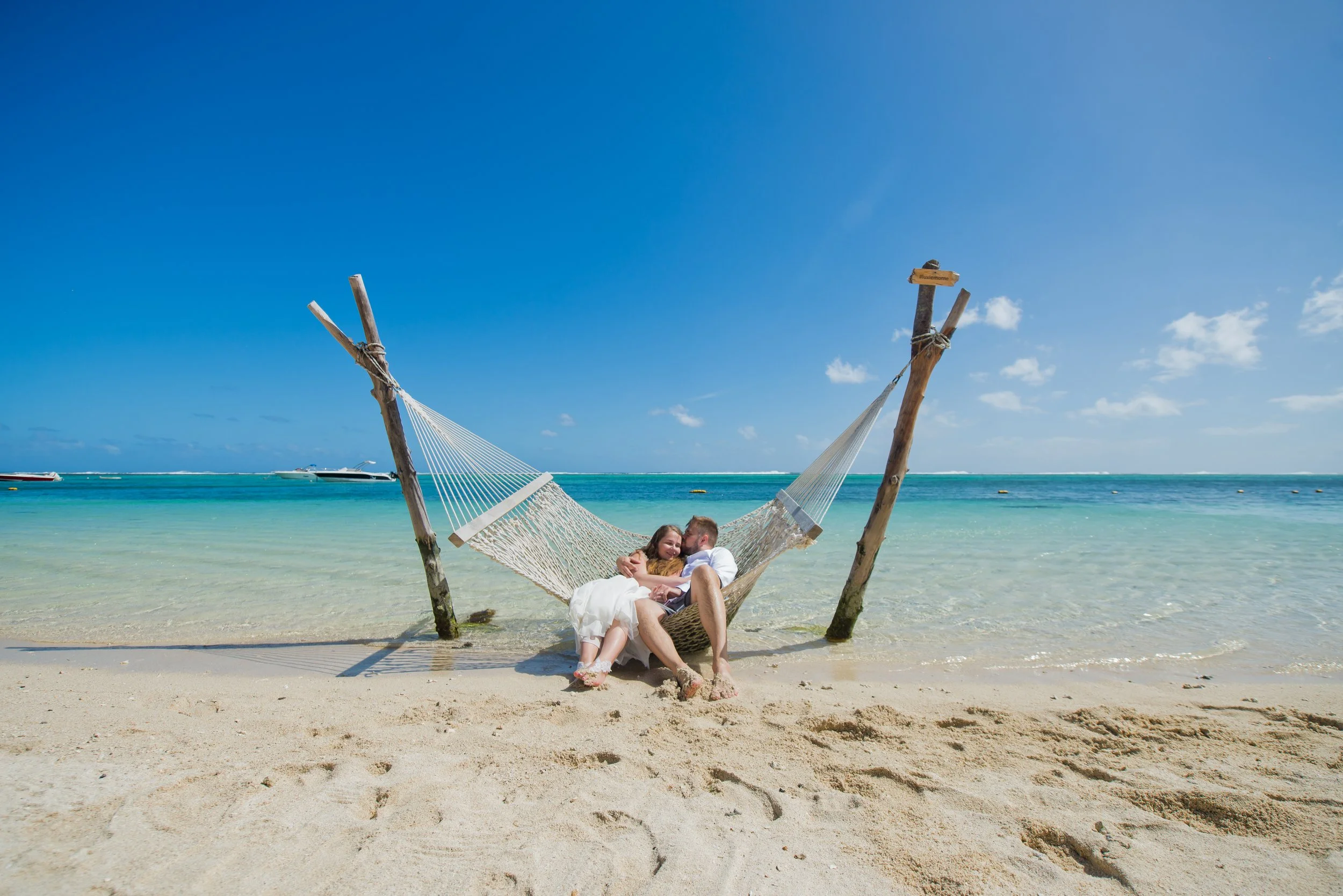 trash-the-dress-wedding-photography-photographer-underwater-mauritius-island-beach-pool-14.jpg