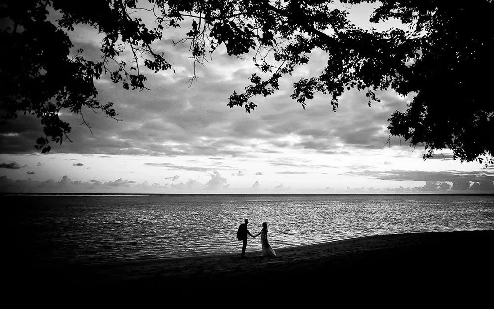 mauritius-beach-wedding-photographer-bride-groom-blackandwhite_sunset.jpeg