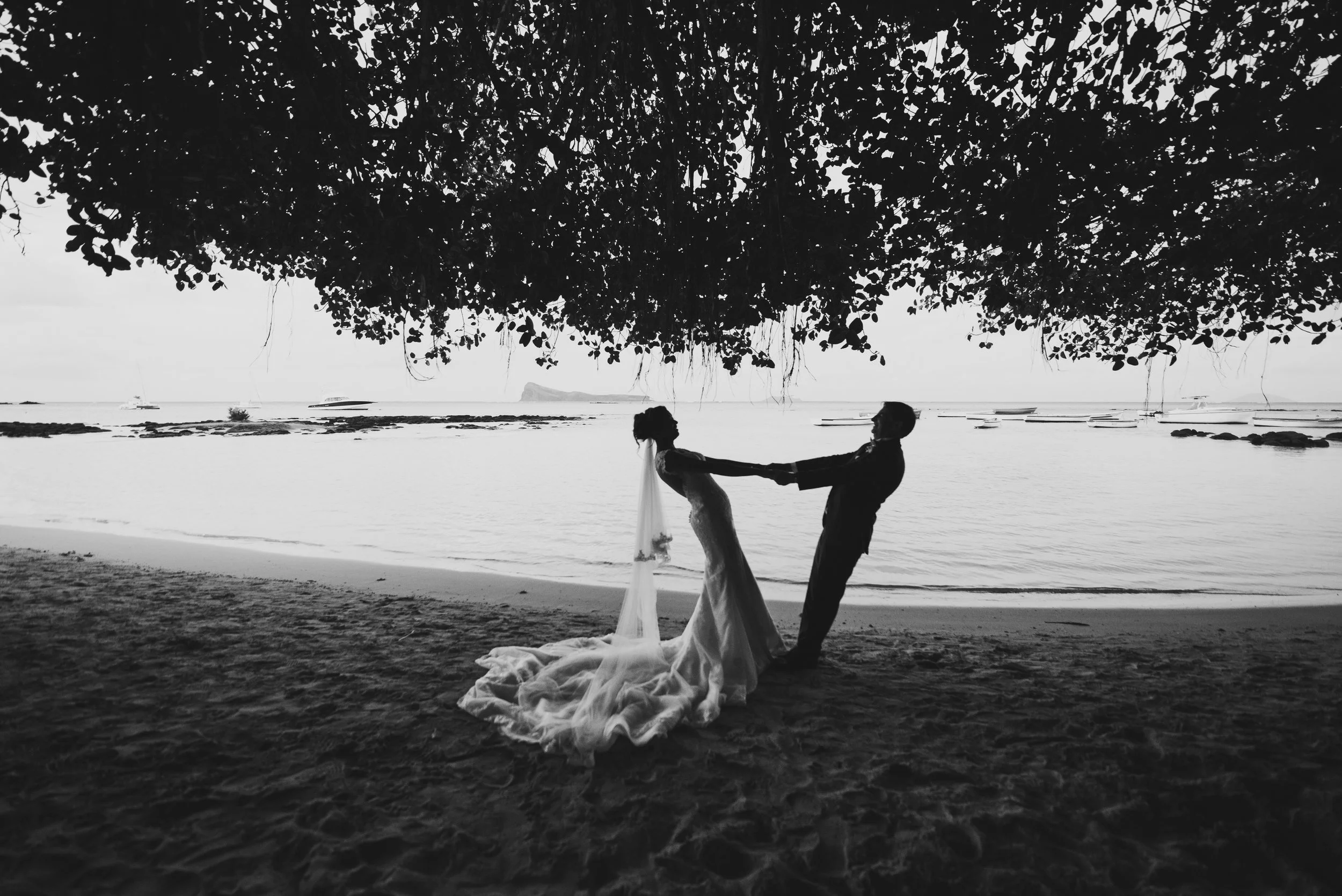 mauritius-beach-wedding-photographer-bride-groom-22.jpg