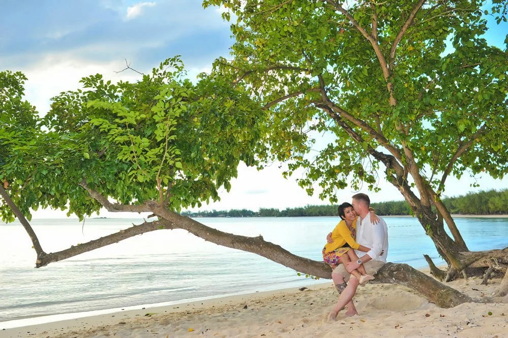 mauritius-island-holiday-honeymoon-family-photographer-photoshoot-beach-12.jpeg