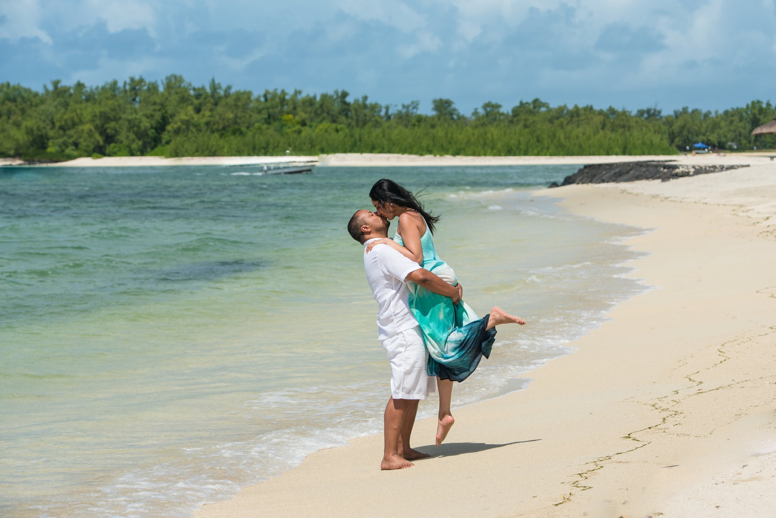 Mauritius-island-holiday-honeymoon-family-photographer-photoshoot-portait-beach-89.jpg