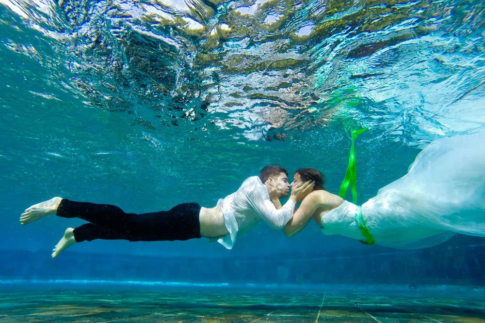 best-trash-the-dress-underwater-wedding-photography-photographer-mauritius-backlight-studios-6.jpeg