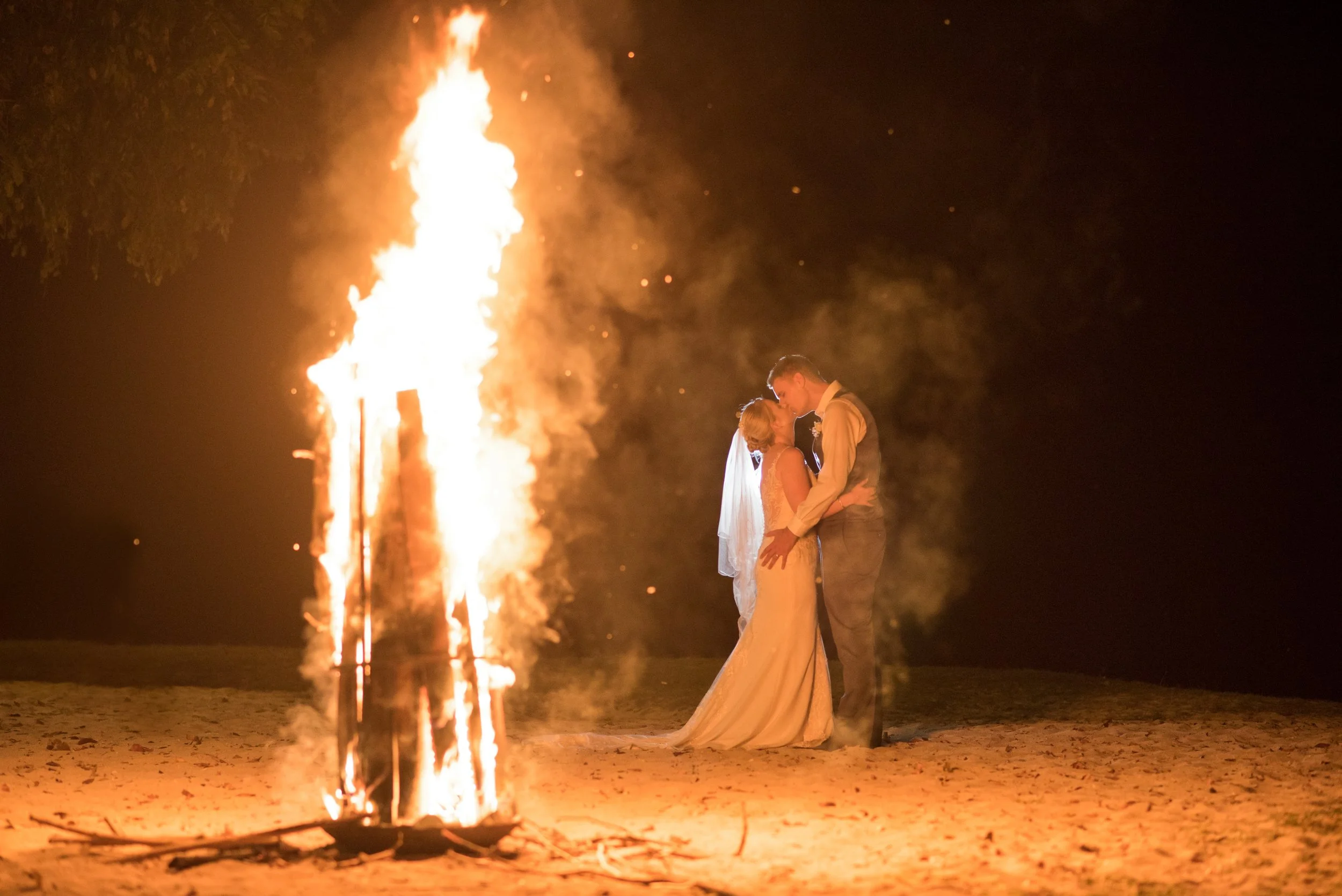 mauritius-beach-wedding-photographer-bride-groom-fire-woodfire.jpg