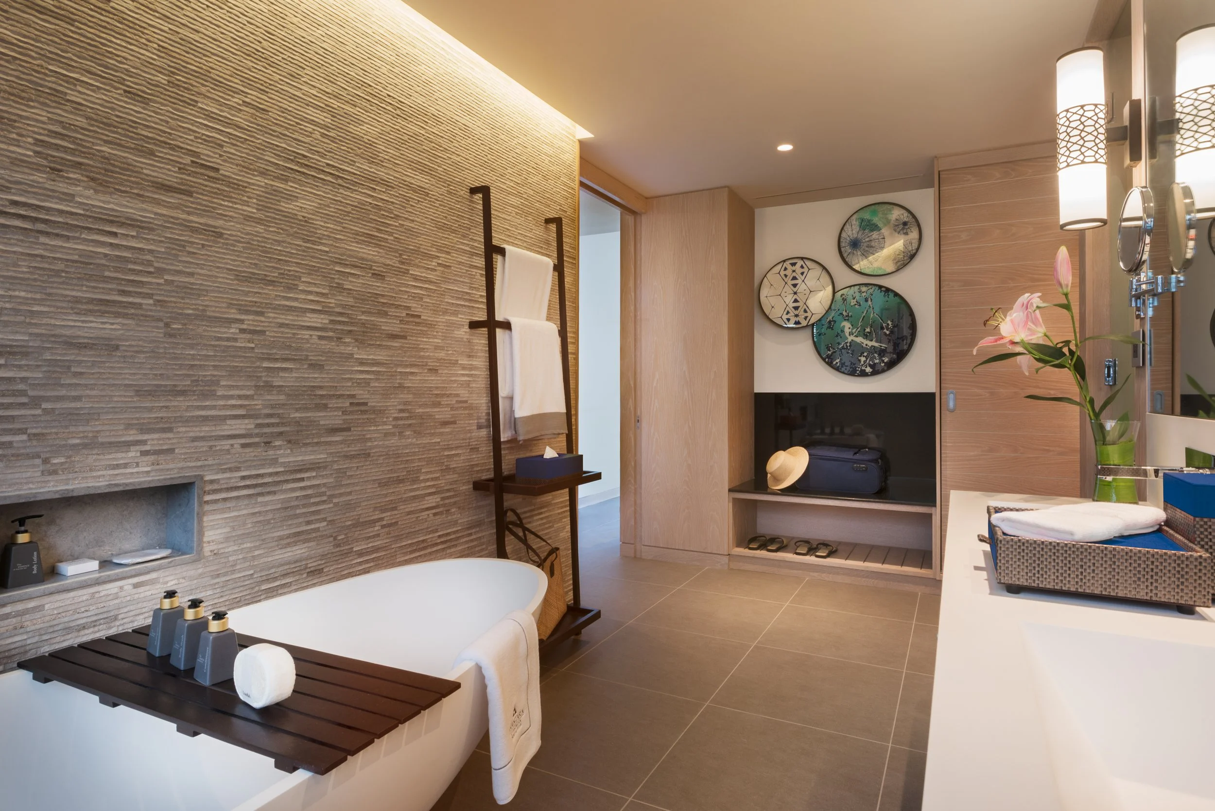 Mauritius-island-real-estate-property-hotel-interior-room-photographer-photography-bathroom-09.jpg