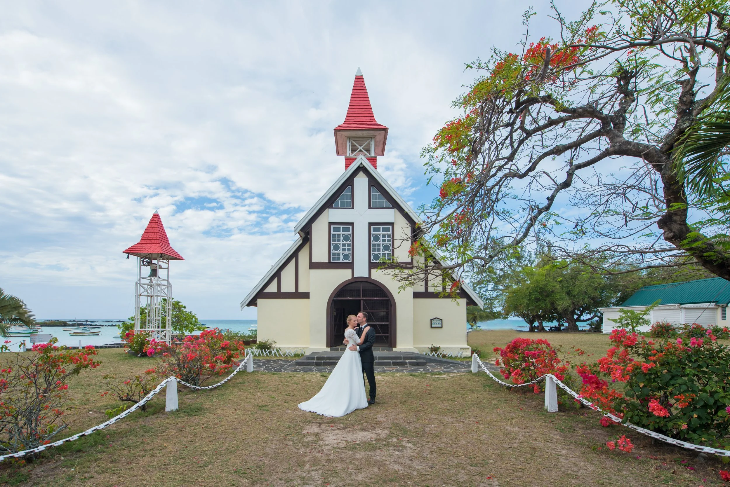 mauritius-beach-wedding-photographer-bride-groom-cap-malheureux-church.jpg