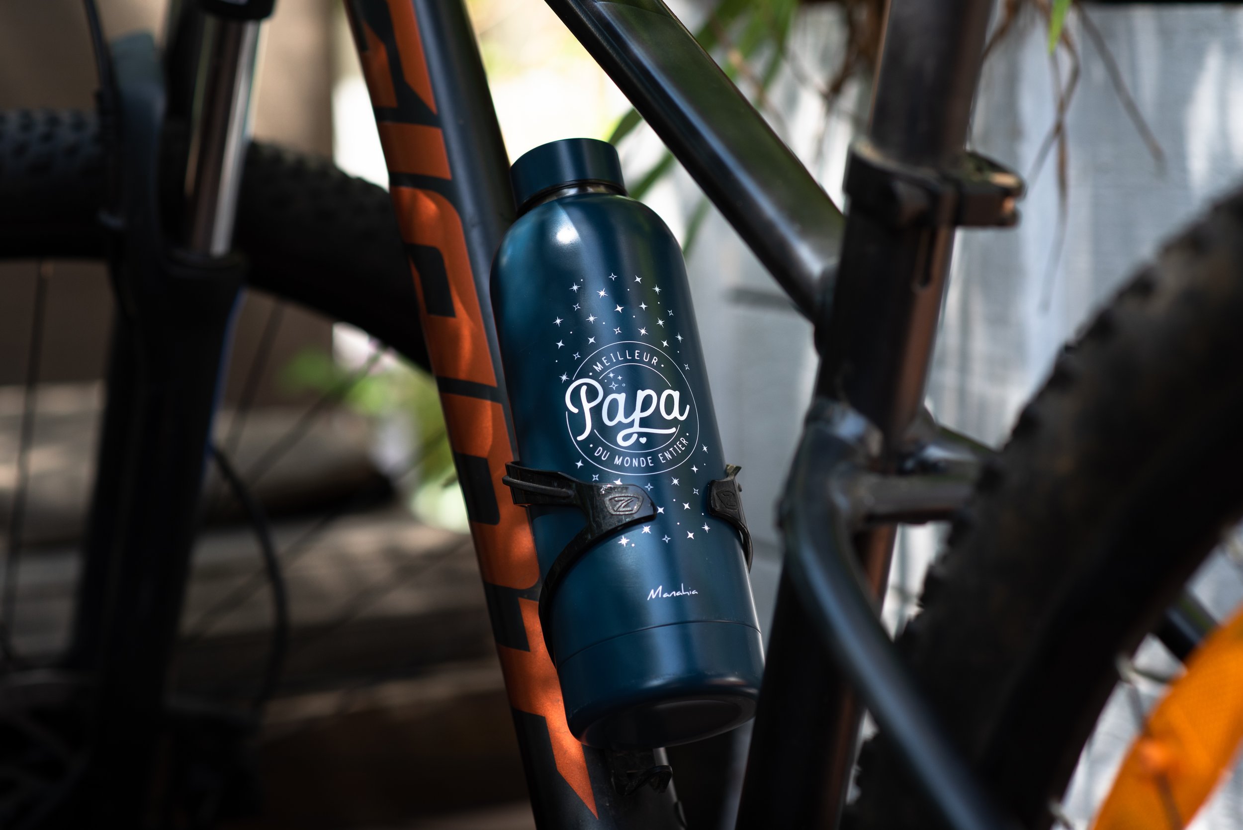 Mauritius-island-best-commercial-lifestyle-advertising-brand-photographer-photography-bottle-darkblue.jpg