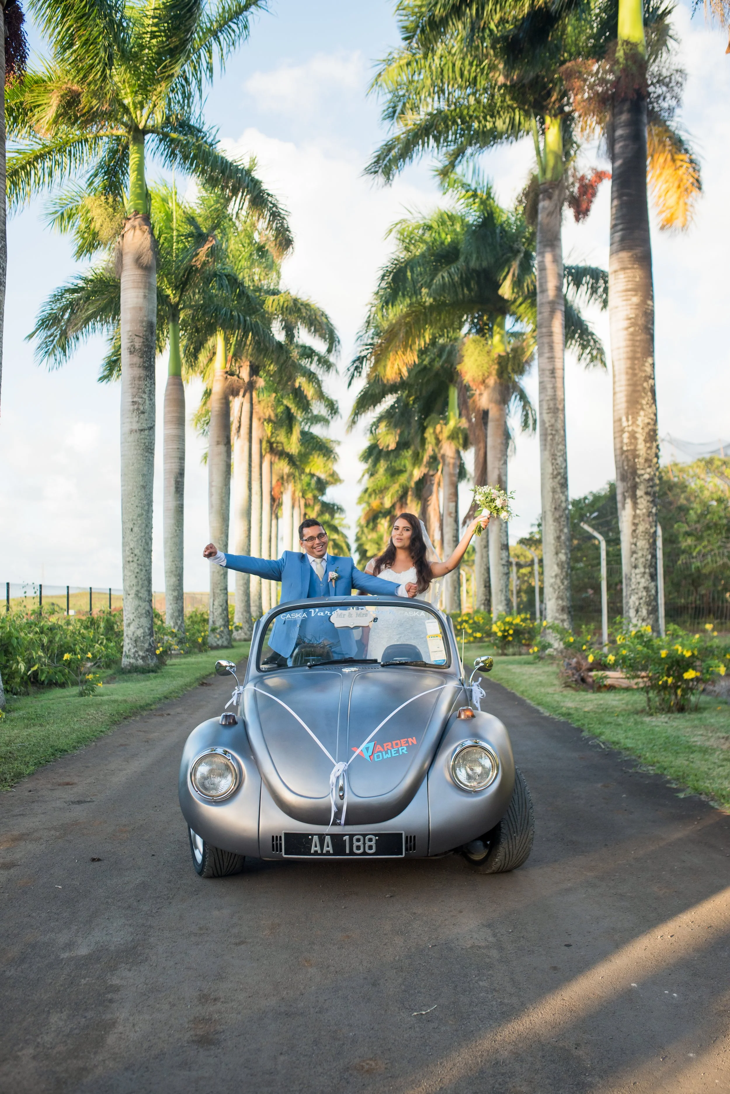 mauritius-beach-wedding-photographer-bride-groom-vw-car.jpg