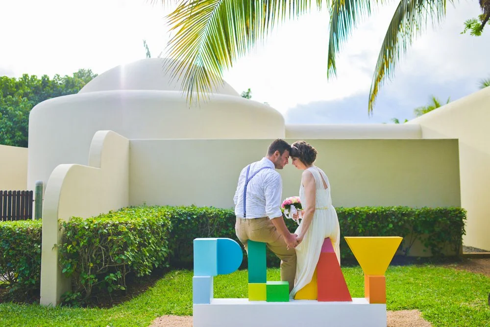 mauritius-beach-wedding-photographer-bride-groom-play.jpeg