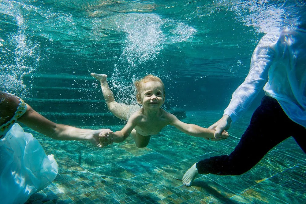 best-trash-the-dress-underwater-wedding-photography-photographer-mauritius-backlight-studios-baby-nirvana-cover-newborn.jpeg