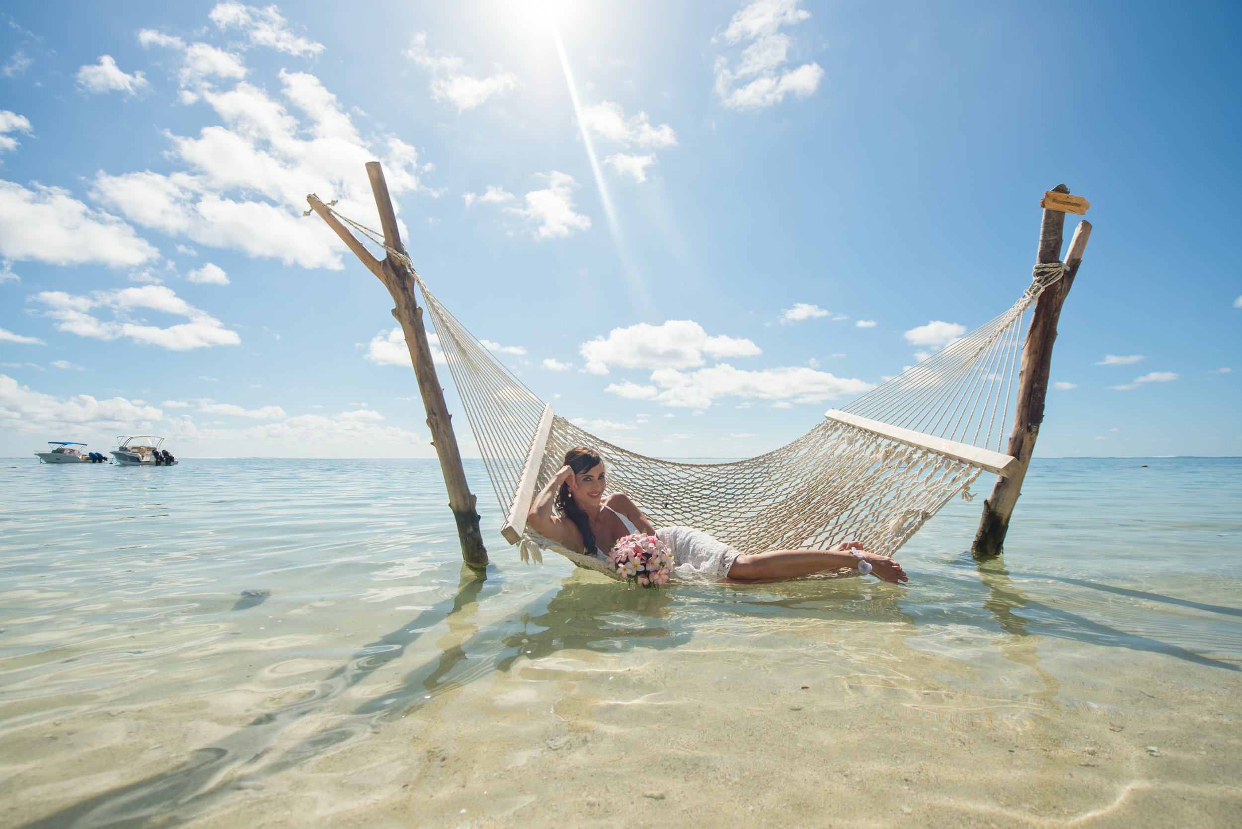 trash-the-dress-wedding-photography-photographer-underwater-mauritius-island-beach-pool-25.jpg