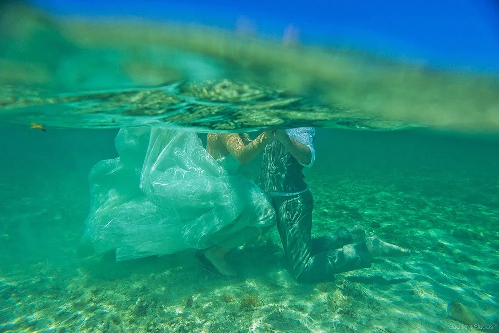 best-trash-the-dress-underwater-wedding-photography-photographer-mauritius-backlight-studios-10.jpeg
