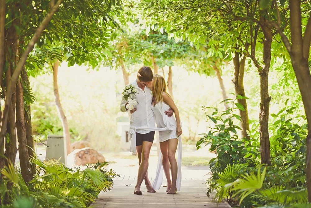 mauritius-beach-wedding-photographer-bride-groom-07.jpeg