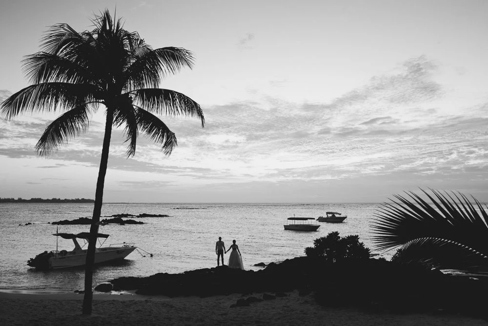 mauritius-beach-wedding-photographer-bride-groom-sunset-05.jpeg
