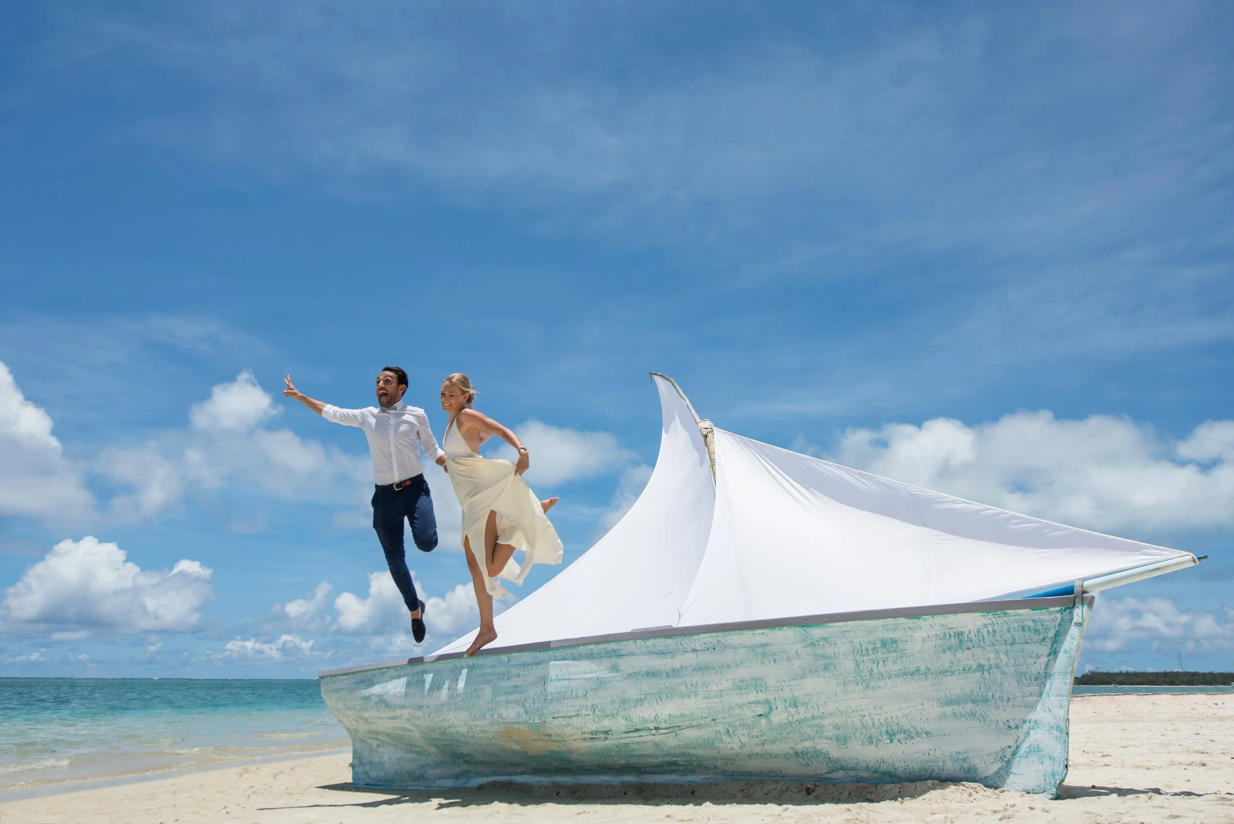mauritius-beach-wedding-photographer-bride-groom-41.jpg