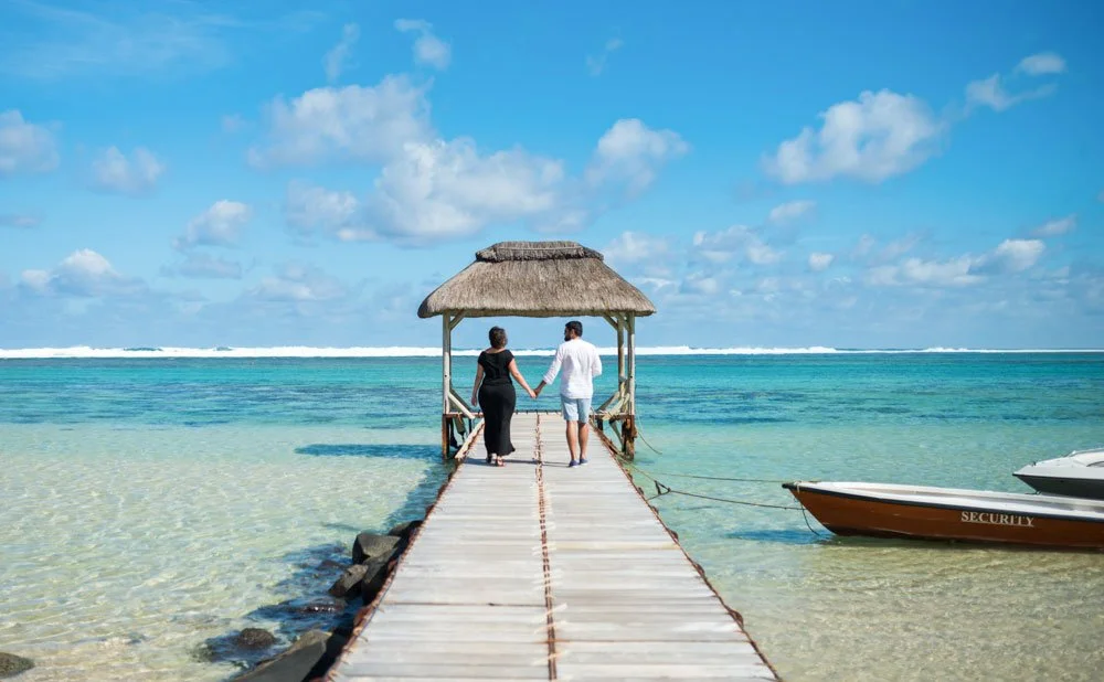 mauritius-island-holiday-honeymoon-family-photographer-photoshoot-beach-jetty.jpeg