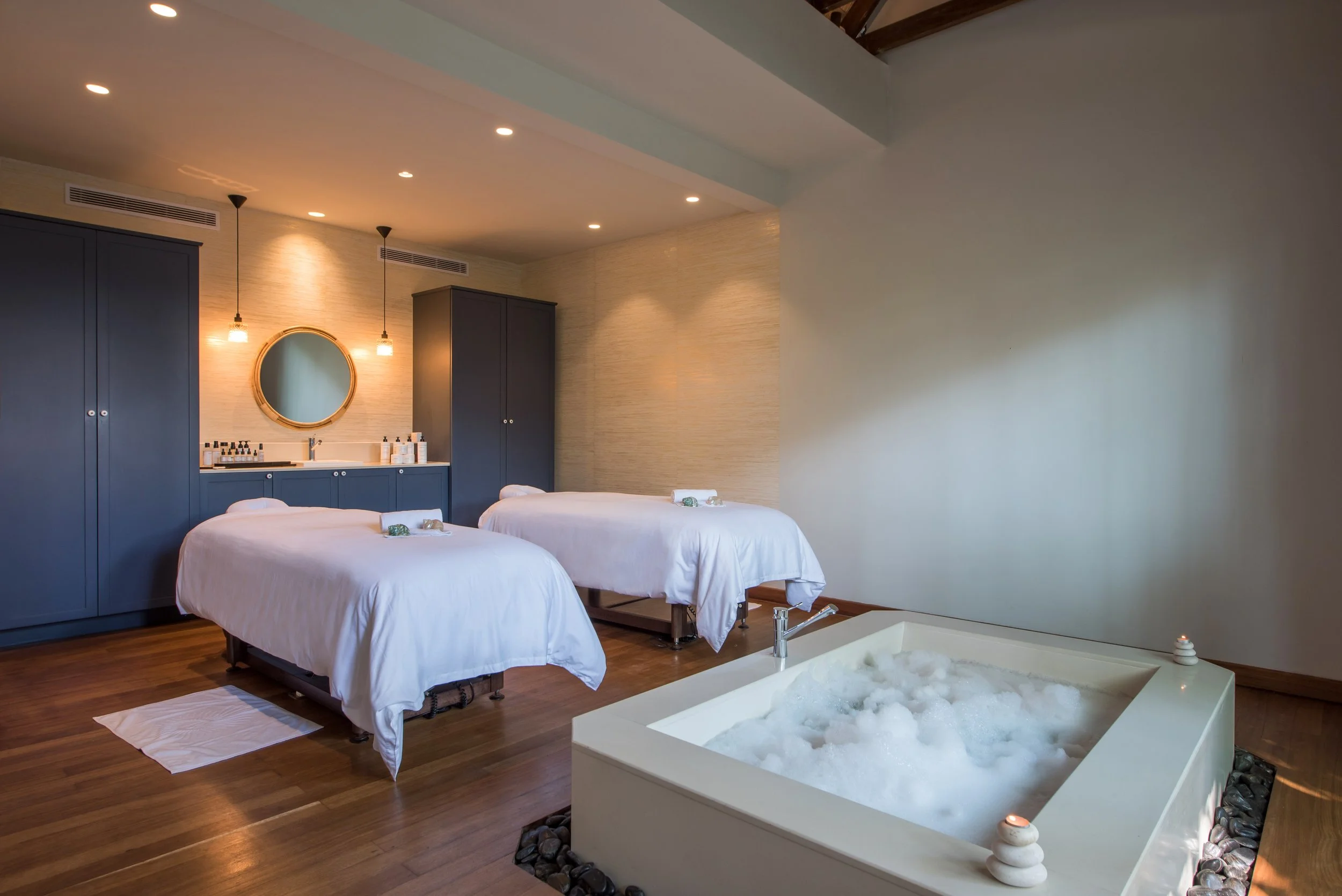 Mauritius-island-best-commercial-lifestyle-advertising-brand-photographer-photography-hotel-spa-room.jpg