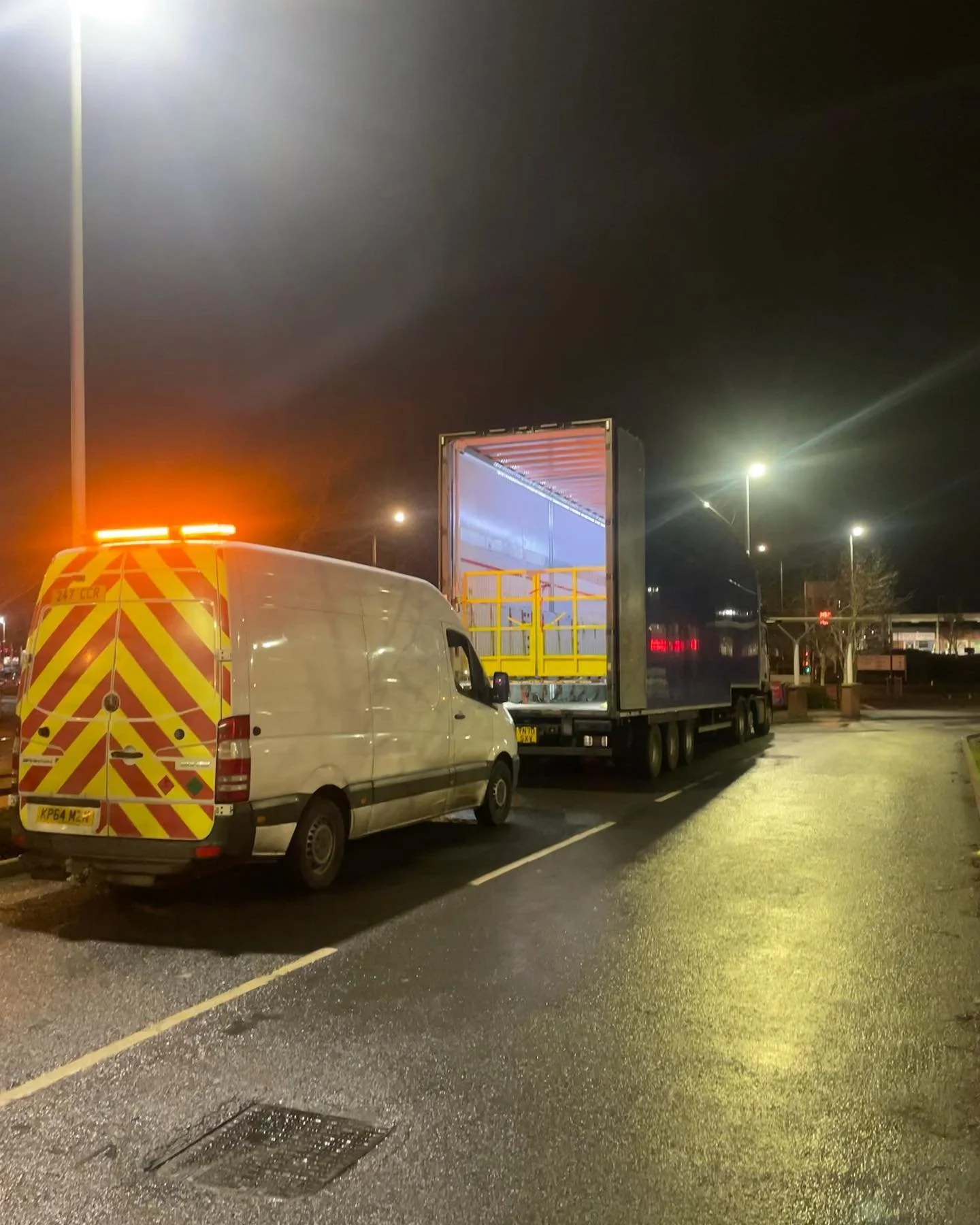 24/7 commercial breakdown assistance 

Call 07949819995 or email max@cheshirecommercialrepairs.com
