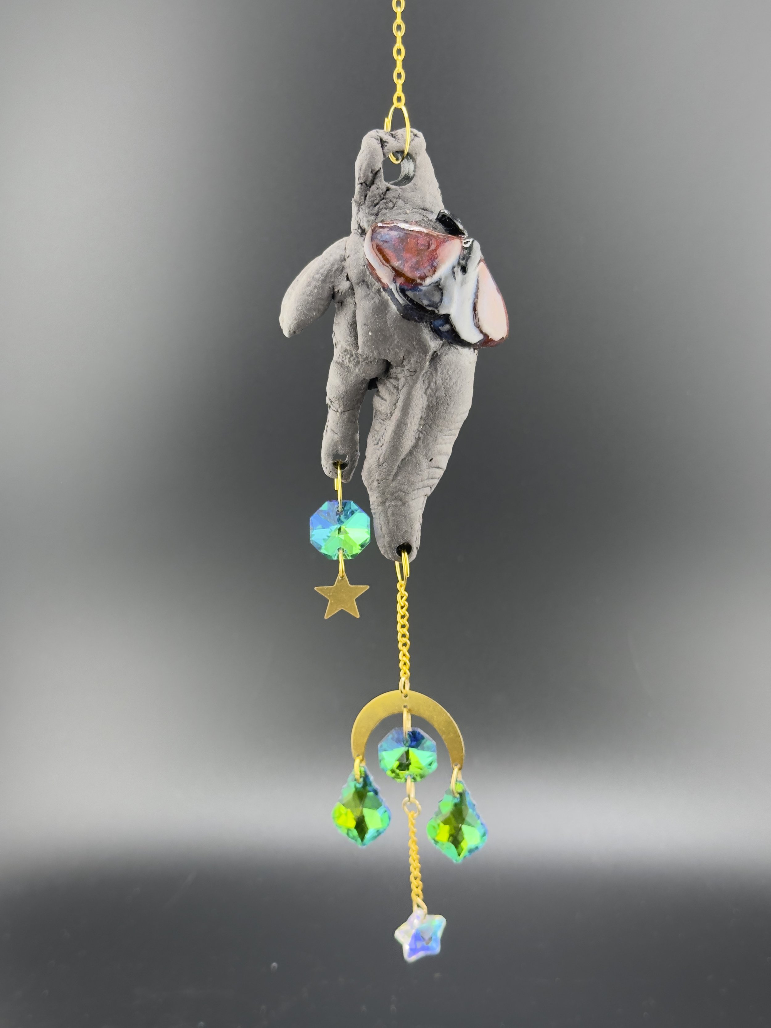 Keramik Hühnerfuß Suncatcher mit Mottenmotiv und Sternen Anhängern