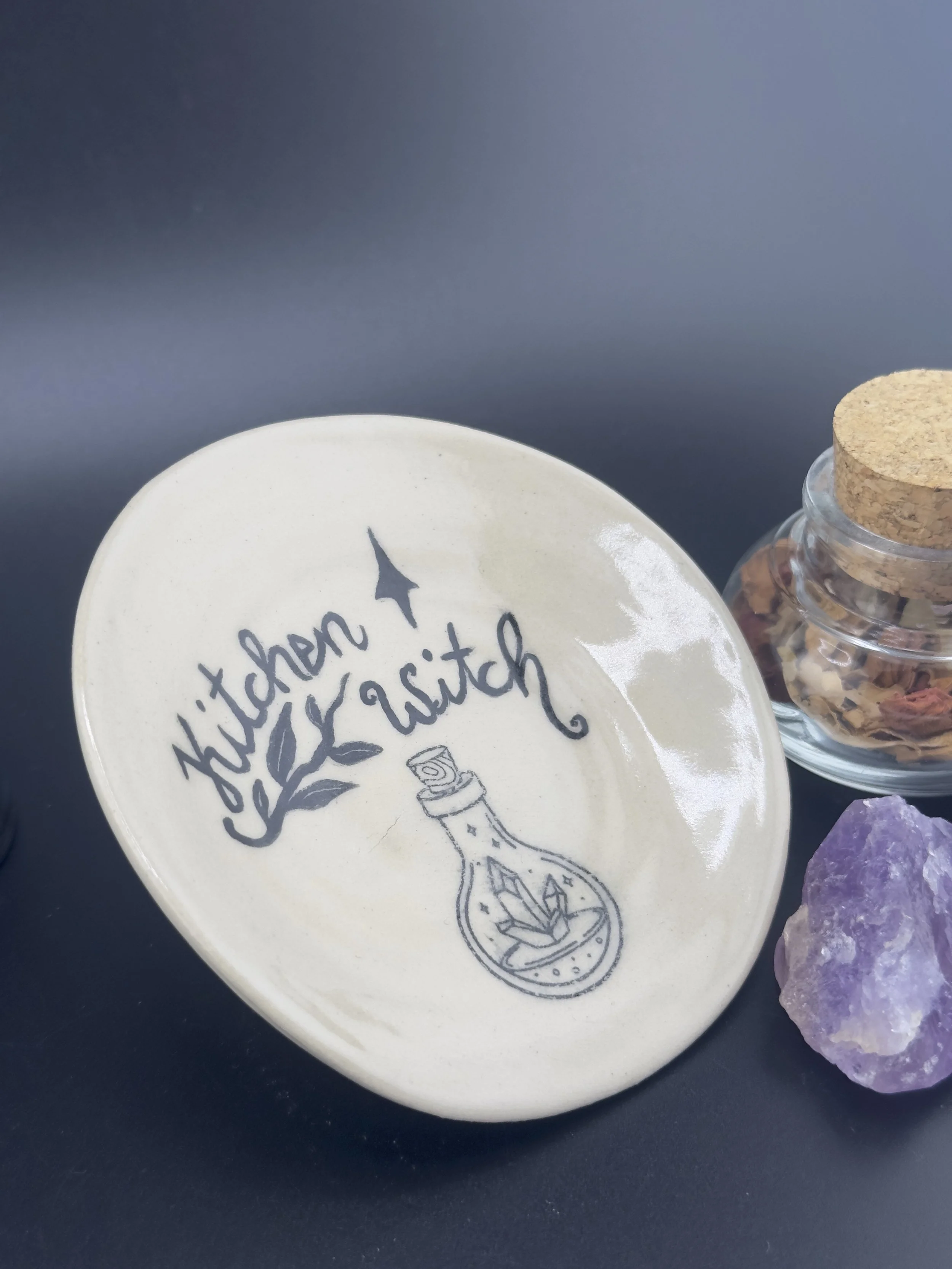 Löffelablage Kitchen Witch Kristallfläschchen-Motiv