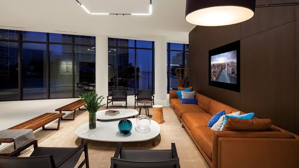 LEIGHANNE_EARLEY_WORK_ASTONMARTIN_MIAMI_TOWERS (5).webp