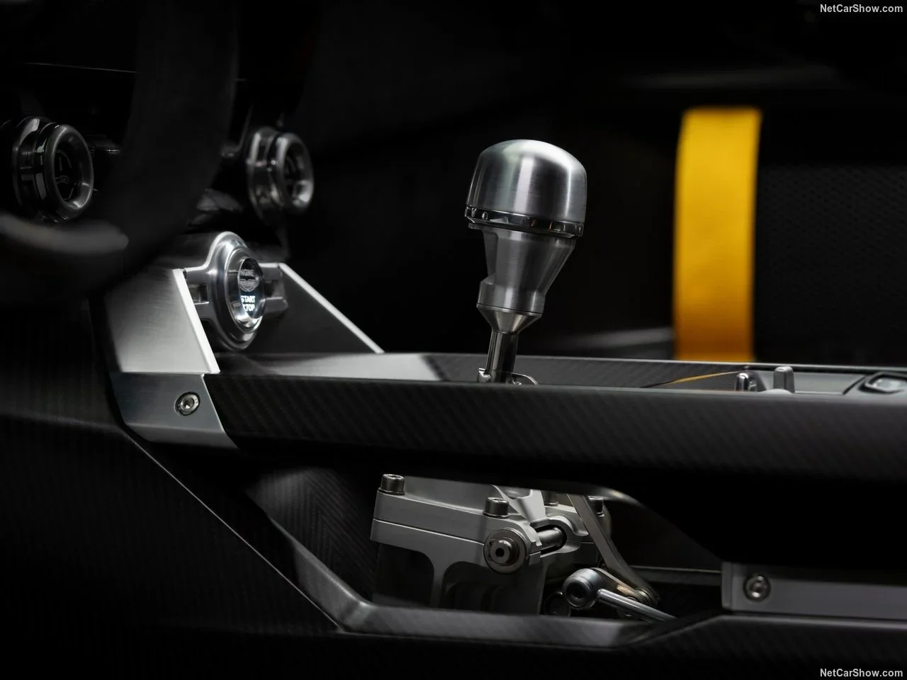 Aston_Martin-Valiant-2025-1280-8378f026d97759d82b2a8aea70d32561e9.webp