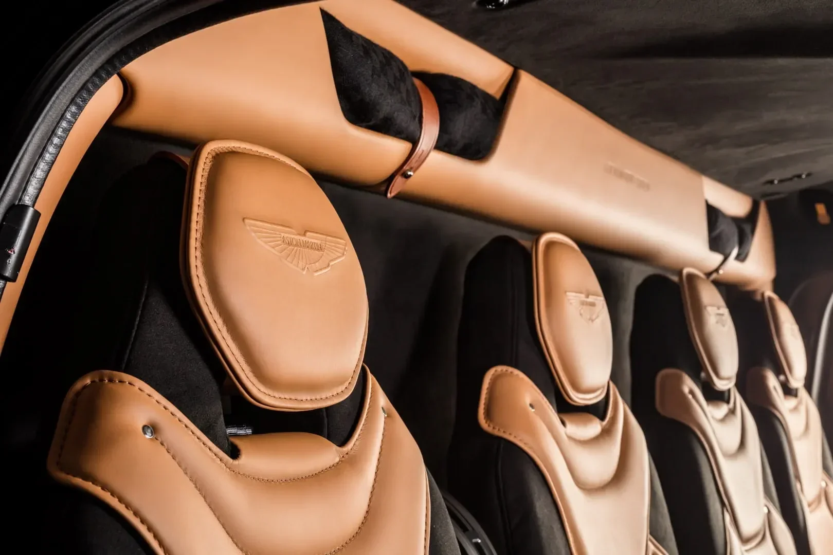 ASTONMATIN__BRAND_EXTENSION_LEIGHANNE_EARLEY (2).webp
