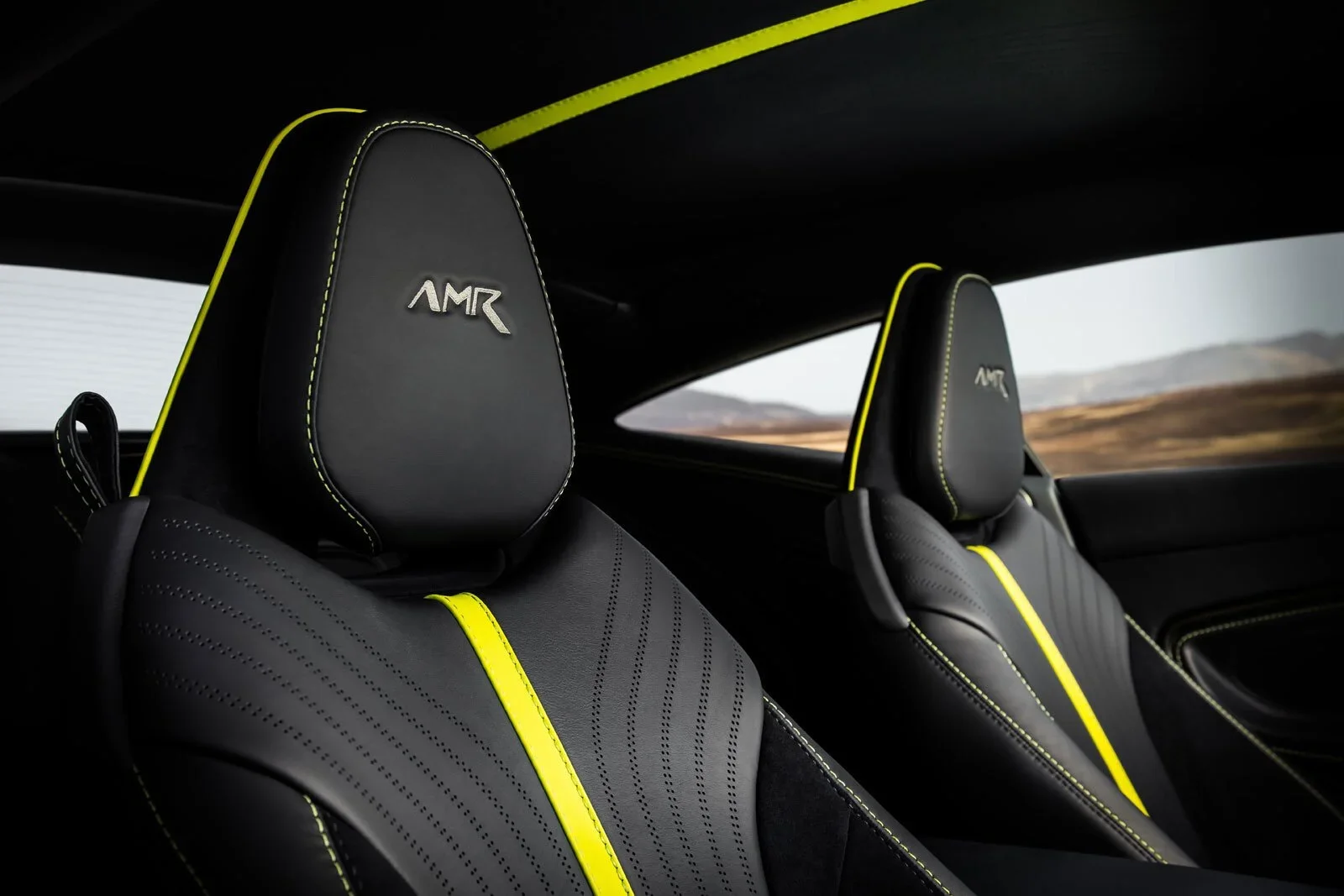 ASTON MARTIN DB11
