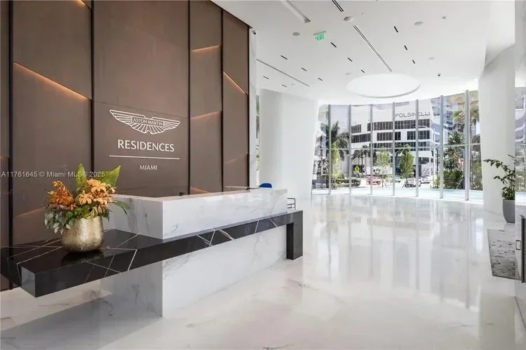 LEIGHANNE_EARLEY_WORK_ASTONMARTIN_MIAMI_TOWERS (13).webp