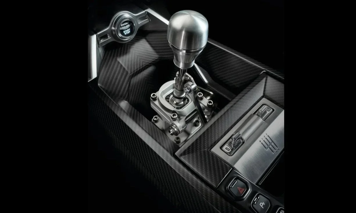 Aston_Martin-Valiant-2025-1280-6f4ddf87b63f6d34c06553d5a1090a41fe.webp