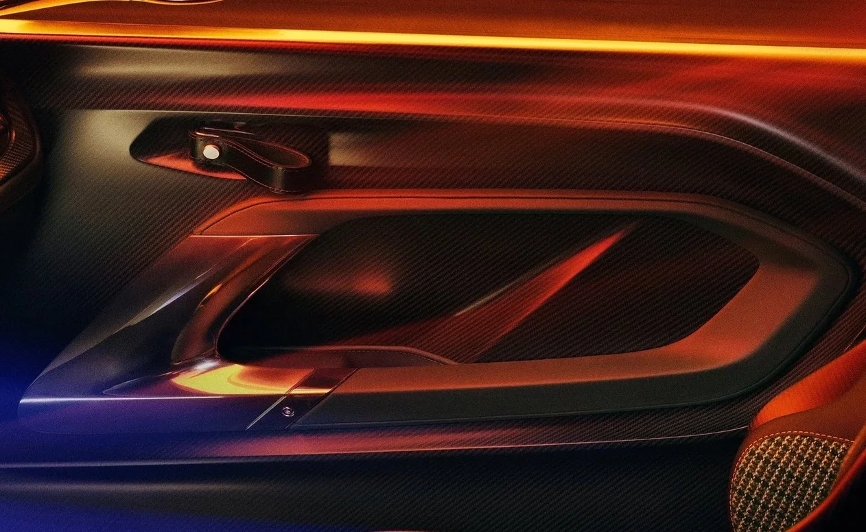 Aston_Martin-Valour-2024-1280-470f2d11d18176bf9fb3d658a00a742676.webp
