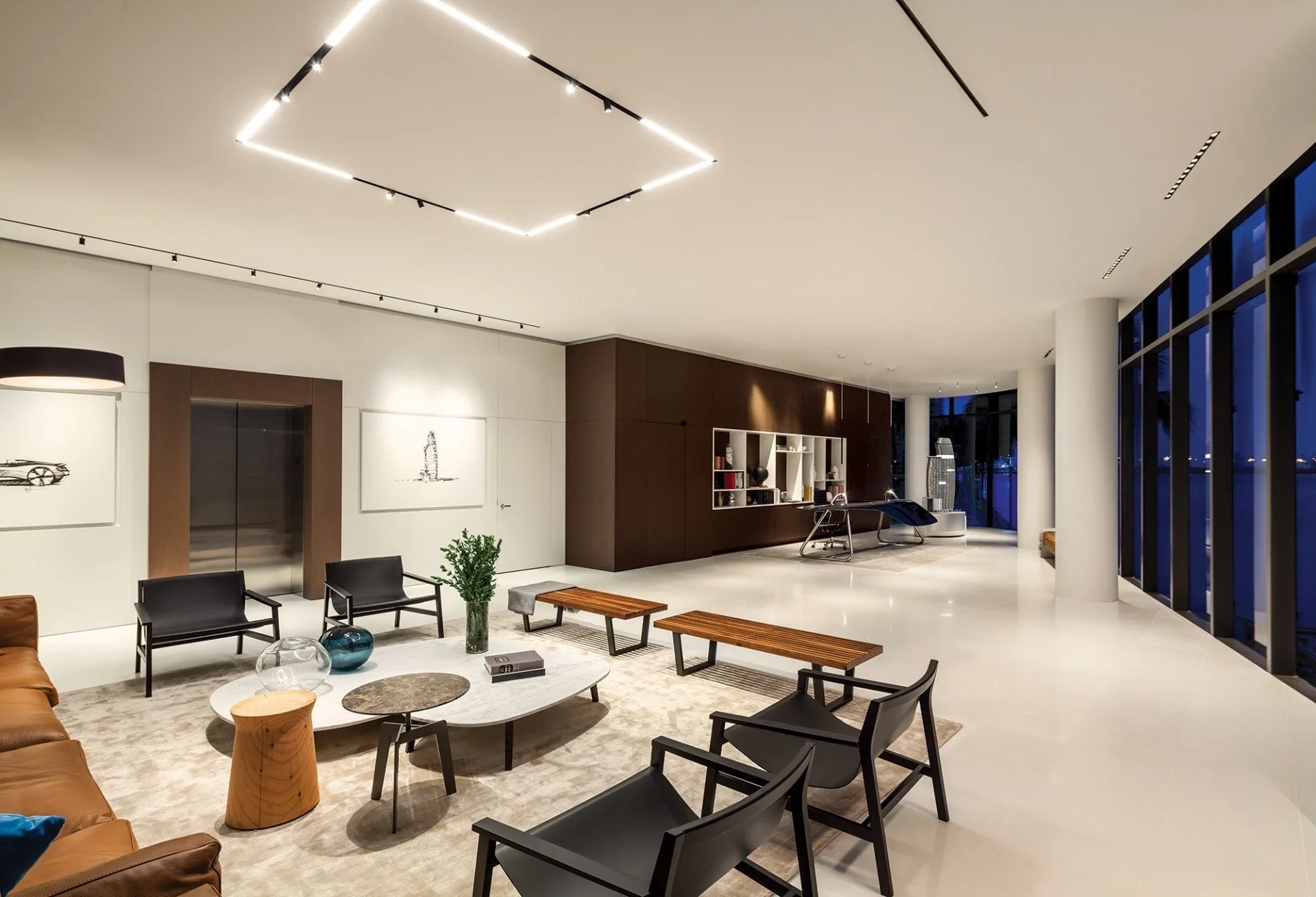 LEIGHANNE_EARLEY_WORK_ASTONMARTIN_MIAMI_TOWERS (17).webp