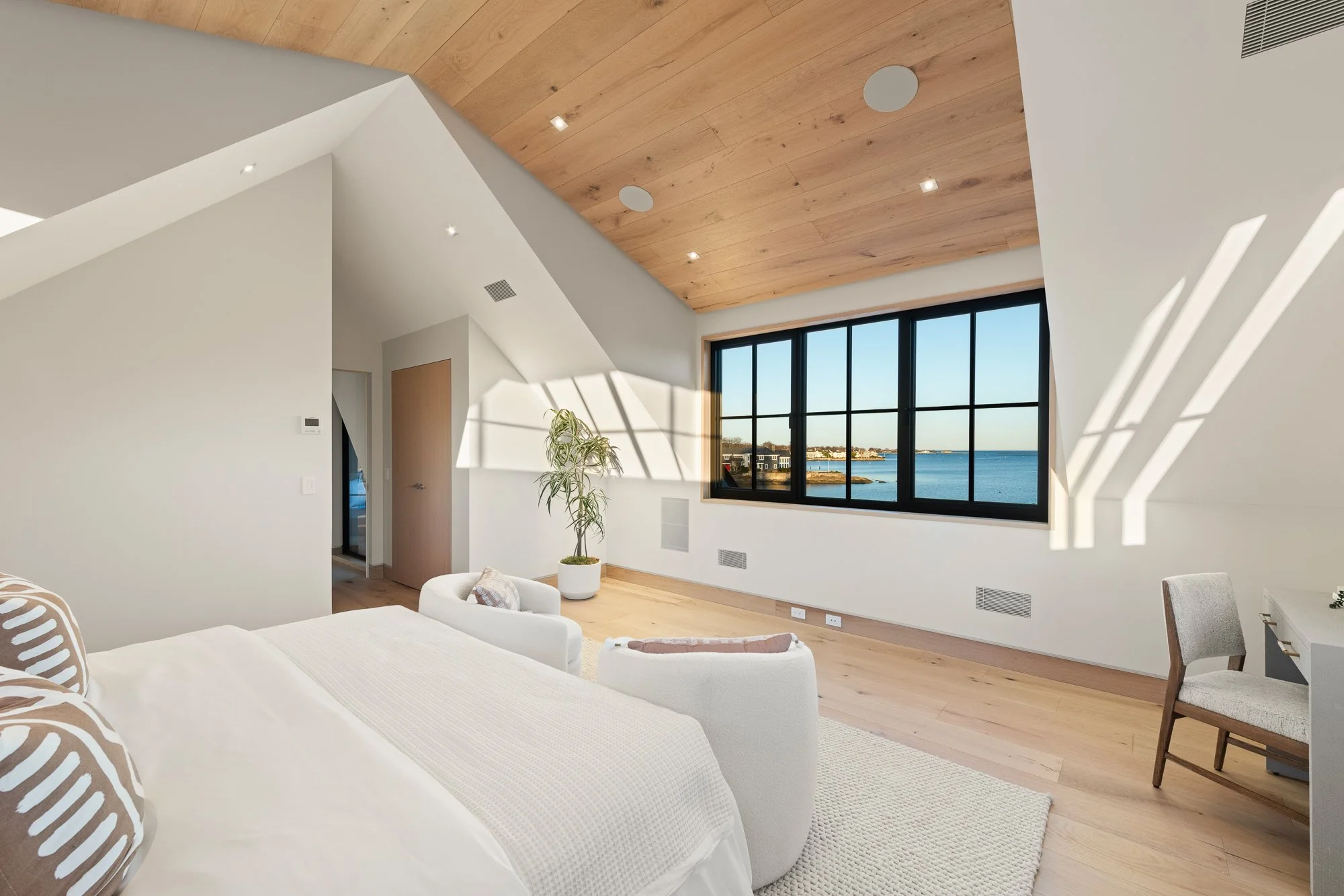 7.65 Bedroom 3rd Floor (5).jpg
