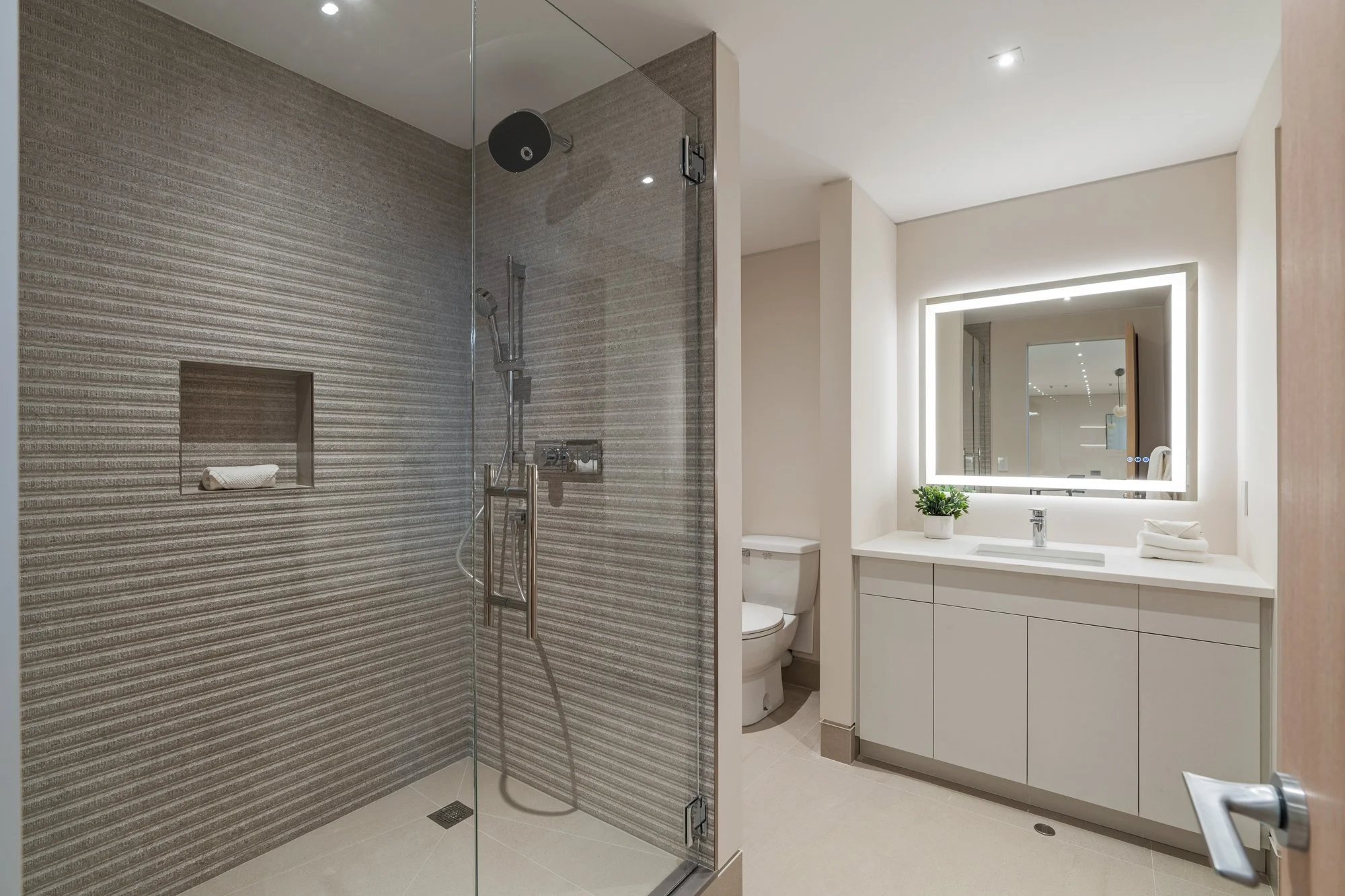 8.49 Bedroom LL Bathroom.jpg