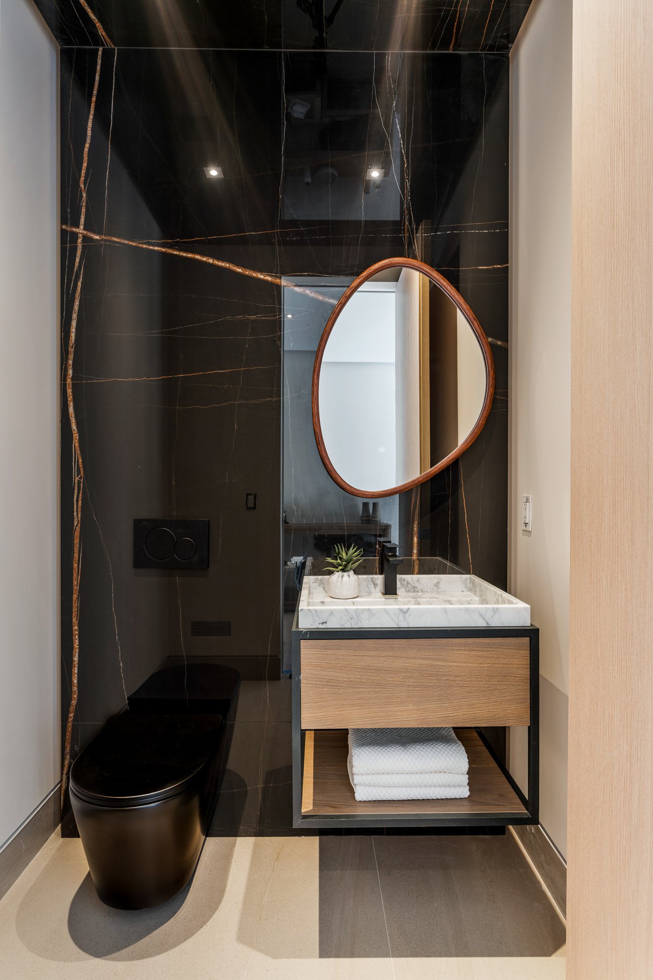 2.98 Powder Room-2.jpg