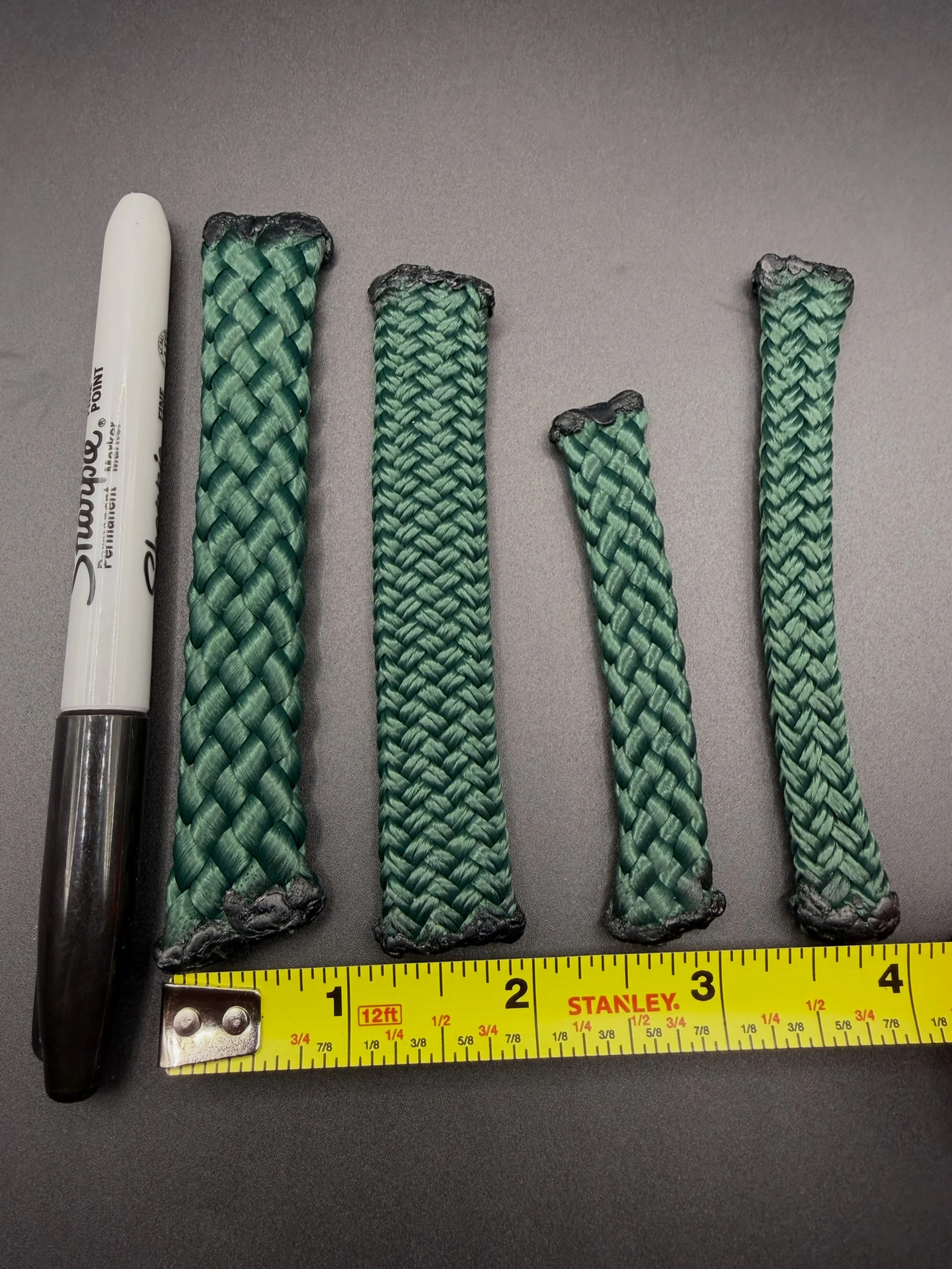 Not sure what size to pick when ordering? 

We've got you! Here we have all 4 PPM options for you to choose from. All are an inch wide or smaller. The braid itself can withstand a lot of force, but the hardware needs to be sized to your animal's stre