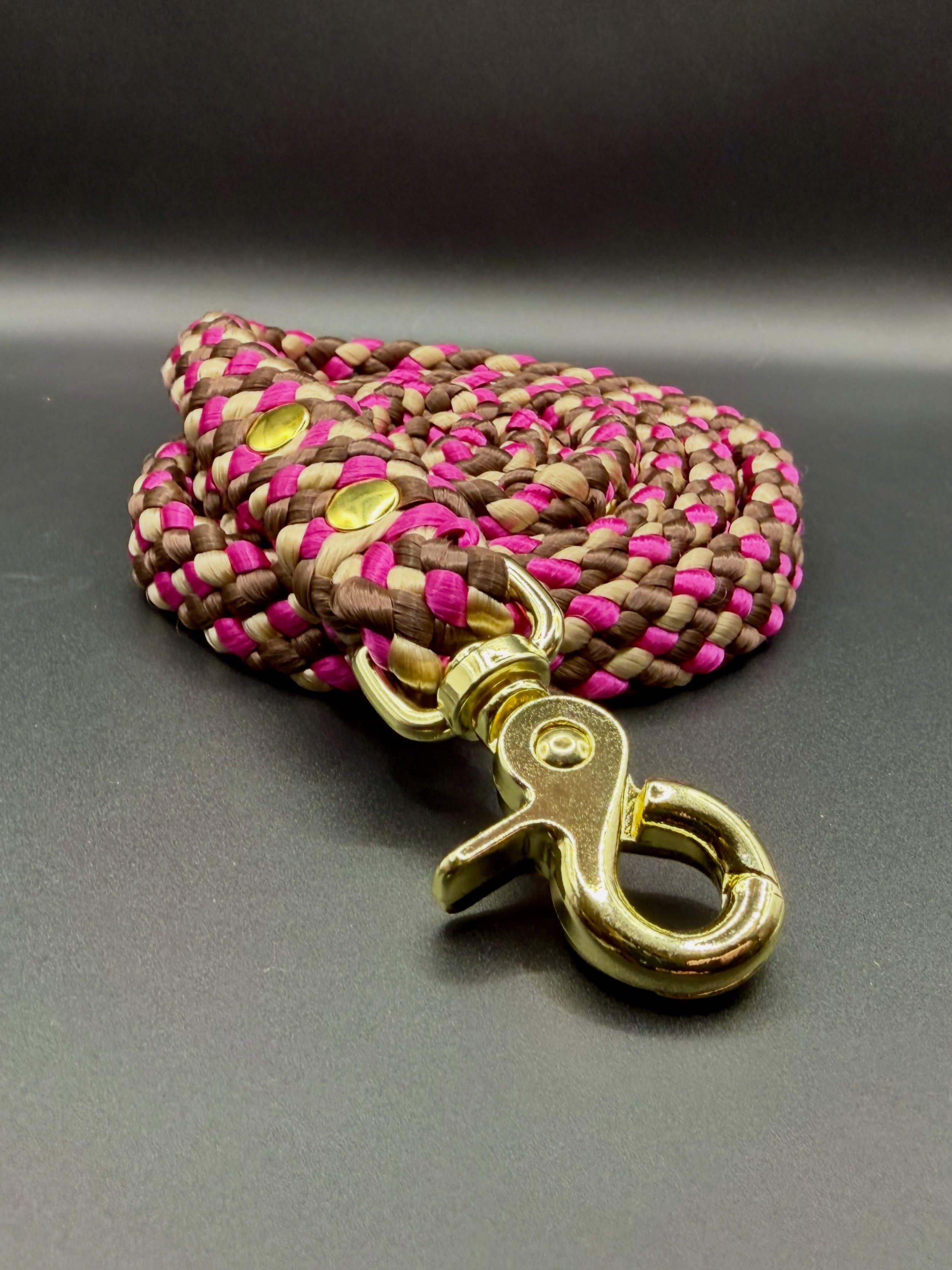 So pretty, so sweet 🍒🍫

5ft Clip style with Gold finishes.
Color: Cherry Chocolate
