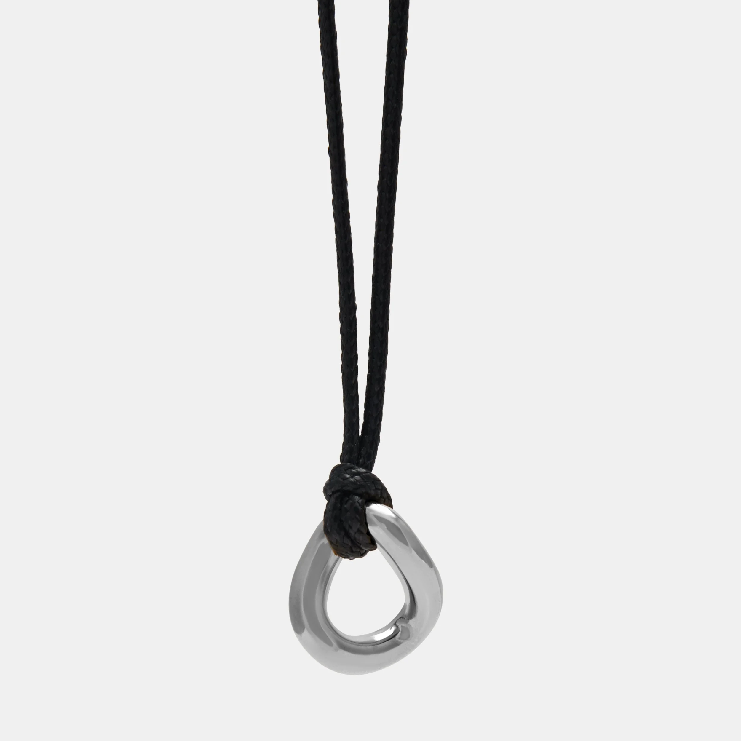 CHAIN LINK PENDANT ON CORD