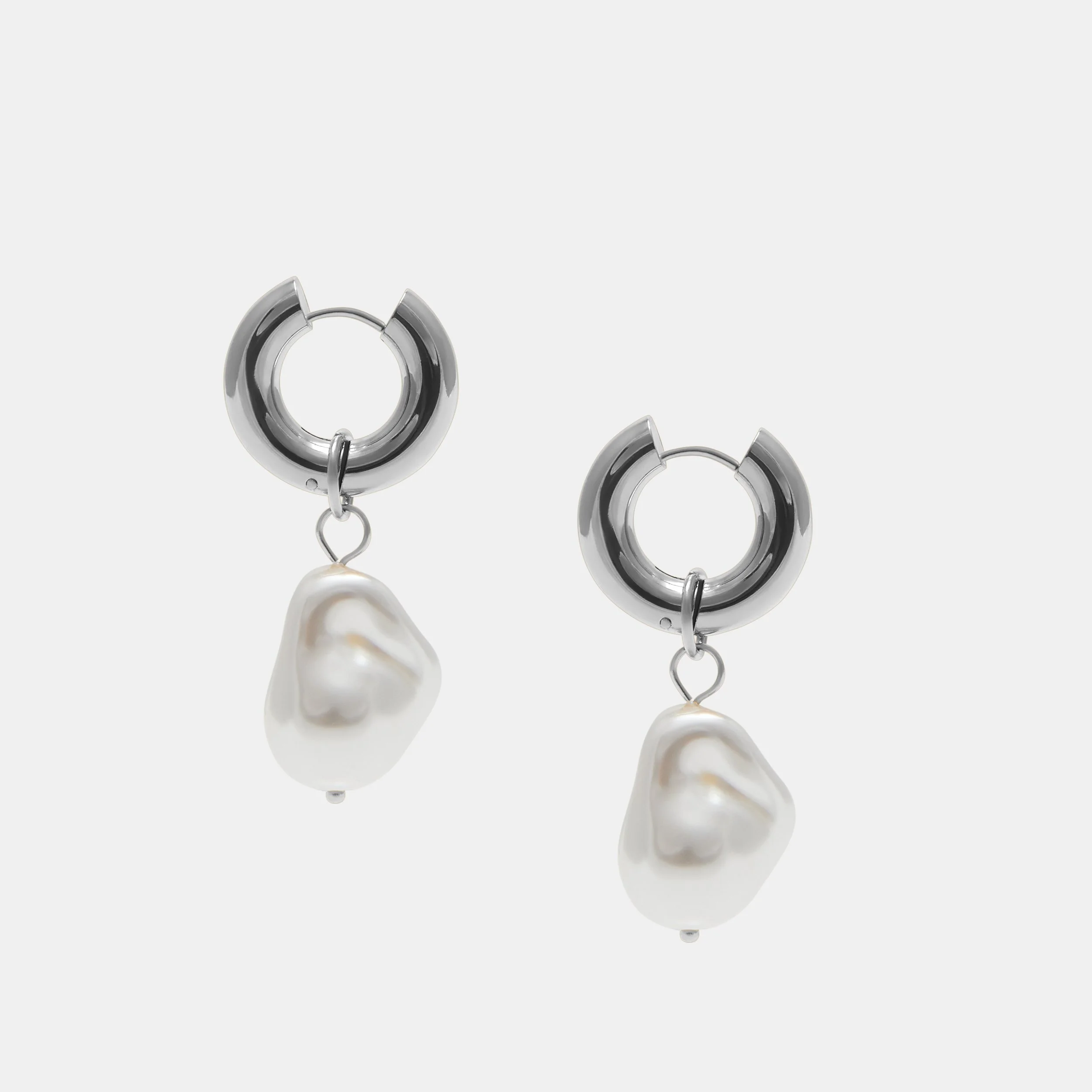 OVERSIZED PEARL DROP EARRINGS