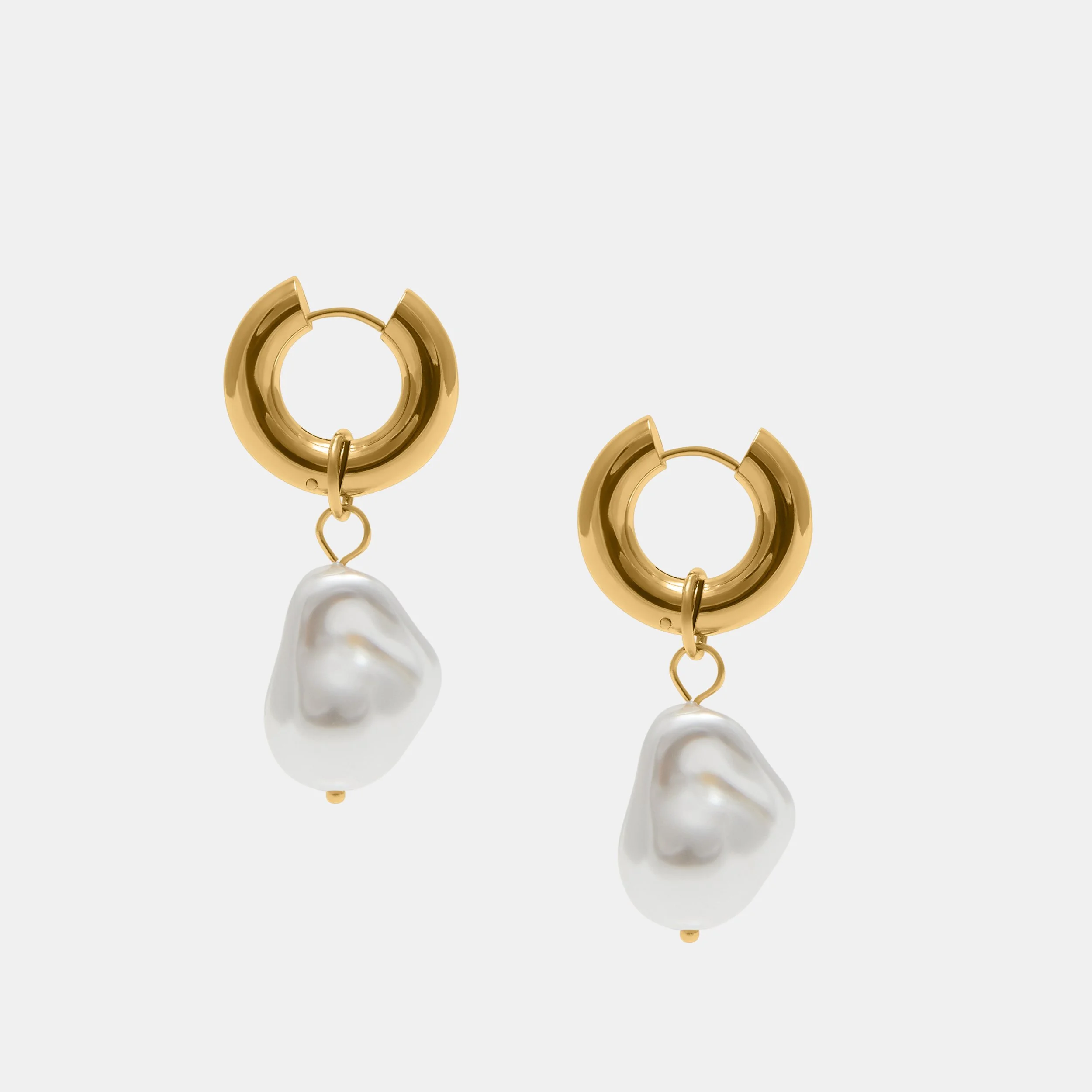 OVERSIZED PEARL DROP EARRINGS