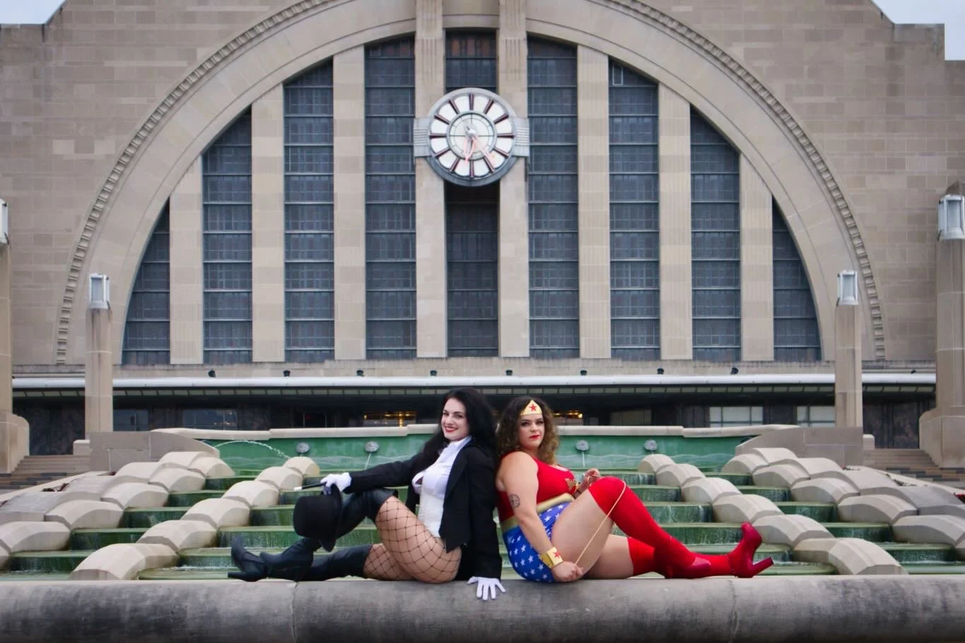 Happy Pride! 🏳️&zwj;🌈🏳️&zwj;⚧️✨
Throwback #muslcemonday post to last year&rsquo;s shoot with @heatherboddy as Wonder Woman! Kicking off this month with some queer femme friendship and joy, as it should be. ☺️✨ 
Photo one: @pascoeian1 
Photo two: @