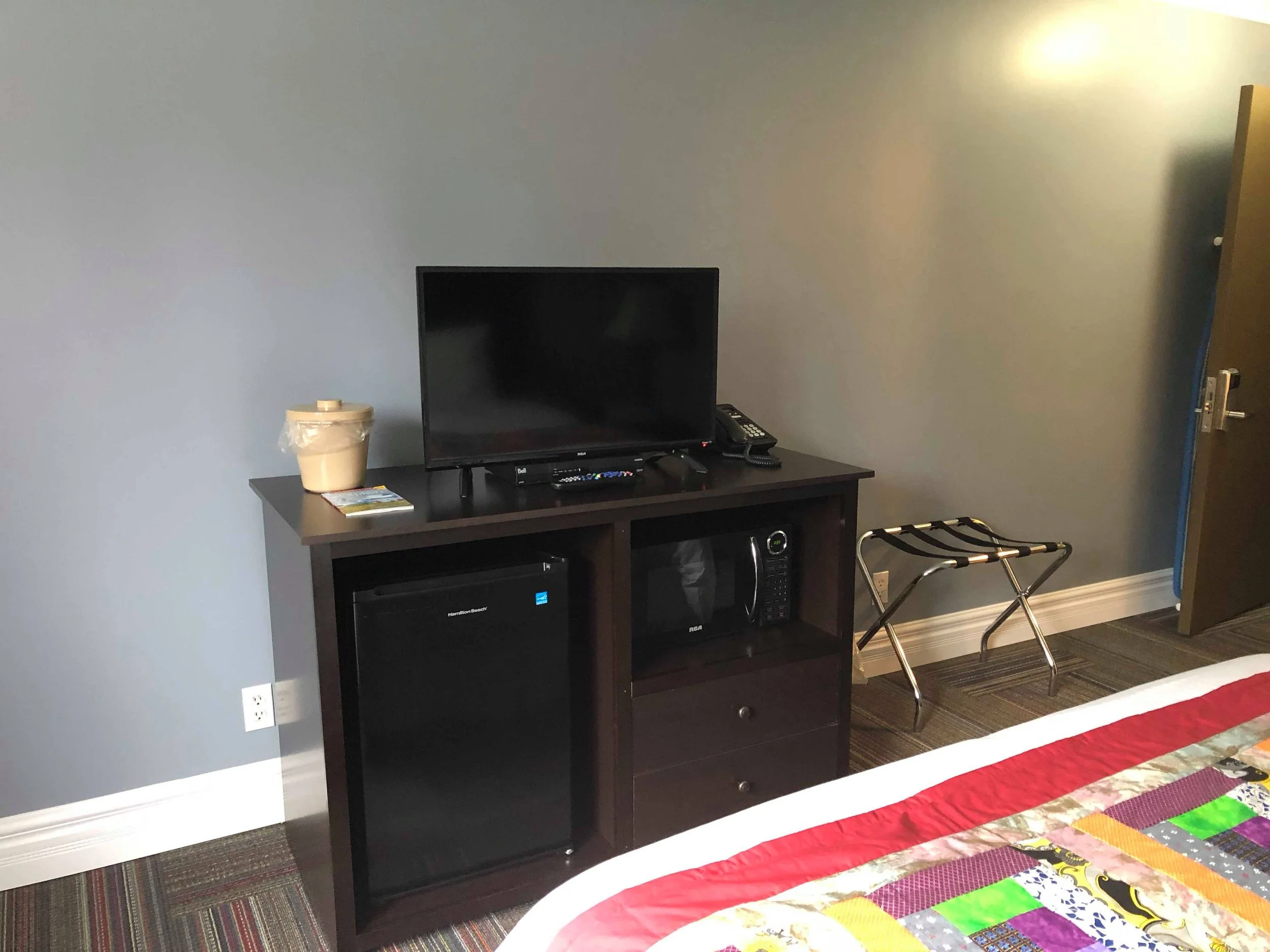 Queen guest room at Seaport Inn on Newfoundland’s Bonavista Peninsula