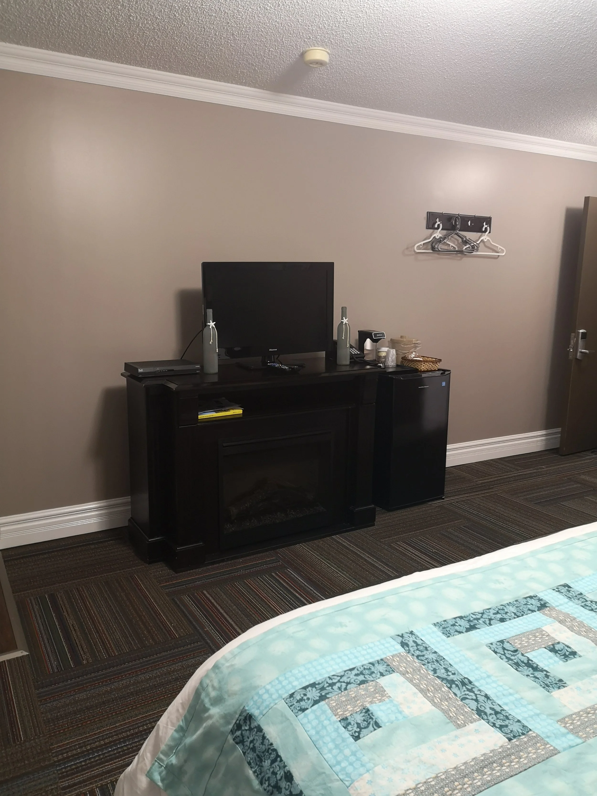King bed guest suite with hot tub at Seaport Inn Newfoundland