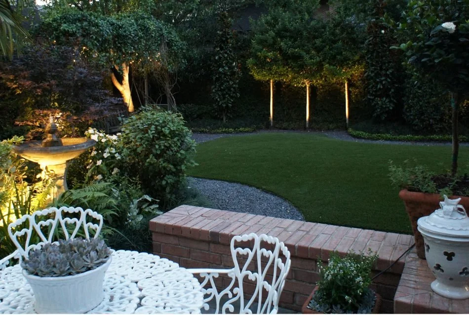ILLUMINATING YOUR GARDEN’S MOOD
