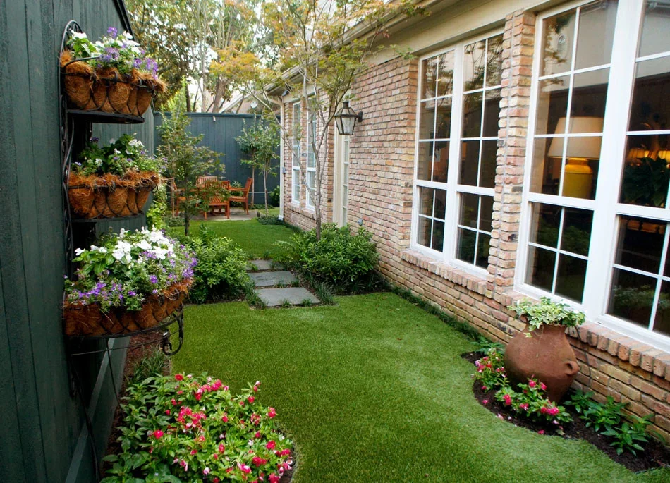 English Courtyard Garden