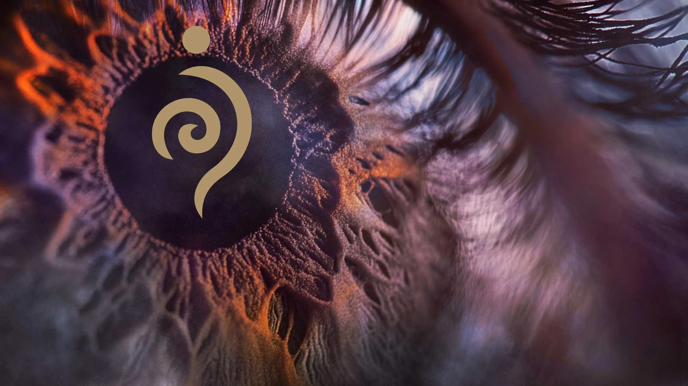 Mediale Beratung Shivarati – goldenes Spiralsymbol auf Iris-Makro, intuitive spirituelle Beratung Transformation Mülheim