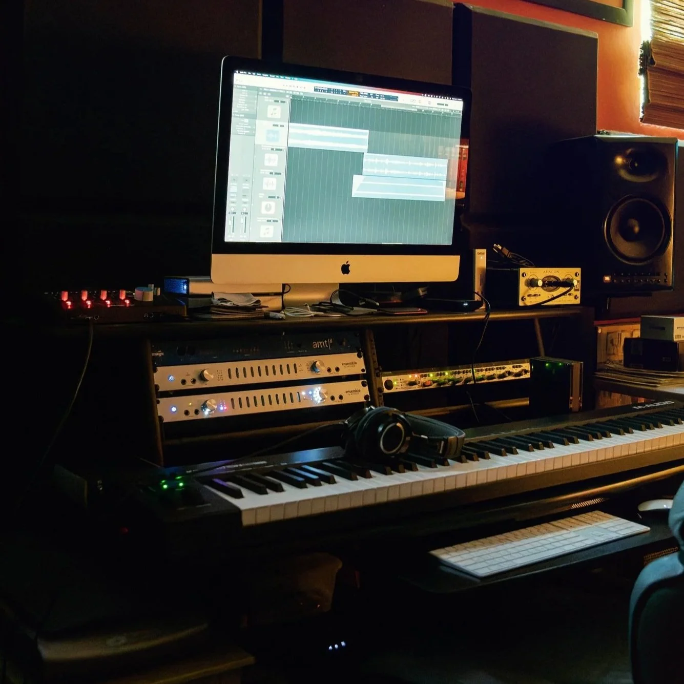 cool+studio+bro.jpg