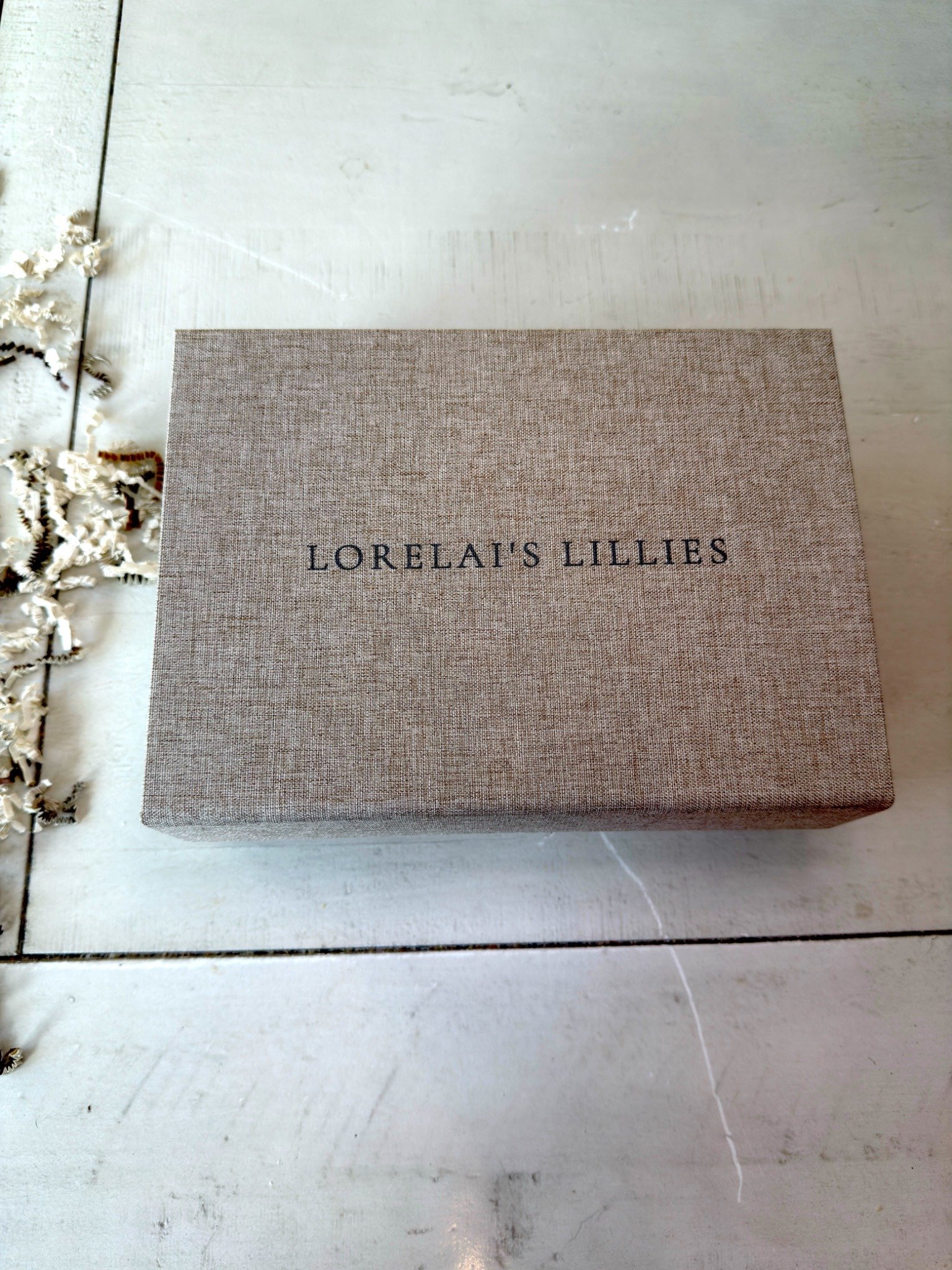 Lorelais-Lillies-09-Gift-Box.jpg